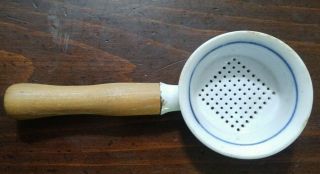 Blue And White Porcelain Tea Strainer With Wooden Handle - Made In Japan 3