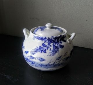 Vintage Chinese Blue And White China Sugar Bowl with Lid 2