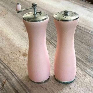 Vintage Wood Salt Shaker And Pepper Mill Grinder 8 " Tall Pink Kitchen