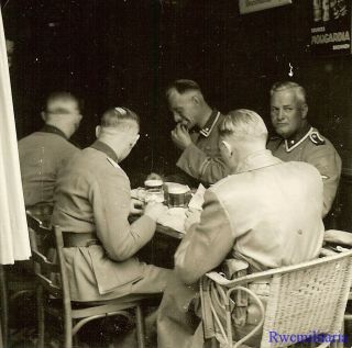 Port.  Photo: Rare Group German Elite Waffen Soldiers W/ Cuff Titles At Cafe