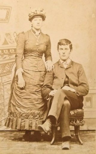 Antique Cdv Card Photo,  Iowa Couple The Ingalls,  Photo From Webster City,  Iowa