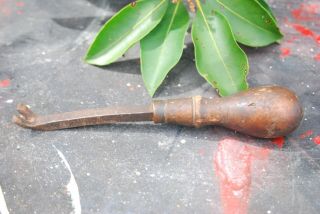 Antique Wood Handle Small Hand Held Nail Tack Puller Antique Tool 2