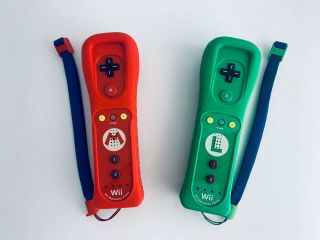Rare Authentic Nintendo Mario,  Luigi Wii U \ Wii Remote Motion Plus Controller