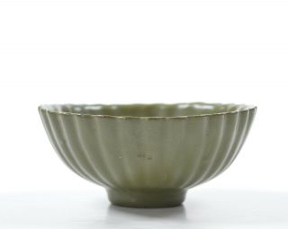 A Rare Chinese Tea - Dust Glaze ”chrysanthemum“ Porcelain Bowl