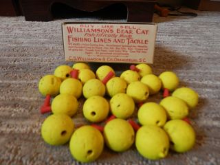 VTG Williamson ' s Bear Cat Bait Shop Display Box with 24 Cork Bobbers Floats NOS 3