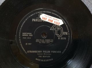 THE BEATLES - STRAWBERRY FIELDS rare UK 1967 PROMO SAMPLE / SOLID LABEL / EX, 2