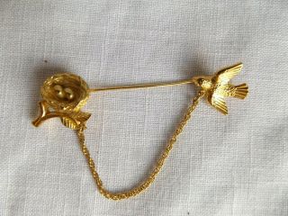 Rare Vintage Estate Crown Trifari Gold Tone Bird And Nest Stick Pin Brooch