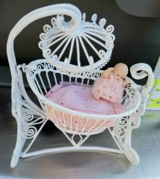 Rare Cac Miniature Doll House Cute Baby Cradle Dollhouse White Metal Wire &baby
