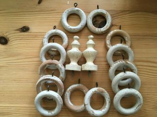 Vntg Worn Cream Wood Wooden 2 Finials & 14 Rings For Drapes & Curtains,  Banners