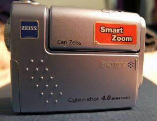 Sony Cyber - Shot Digital Still Camera DSC - F77A Carl Zeiss Lens 4MP Rare,  EUC RARE 2