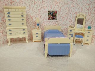 Rare Ideal Bedroom Blue /white Vintage Miniature Dollhouse Furniture Renwal 1:16