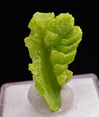 7.  4g Natural Pyromorphite Crystal Cluster Rare Mineral Specimens,  Acrylic Box