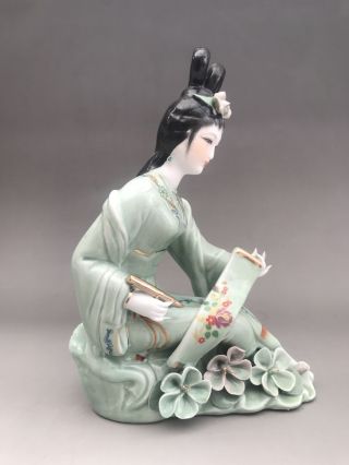 Chinese Hand Make Enamel Color Porcelain Girl Statue N005