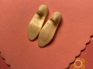 Vintage Barbie FRANCIE WHITE Squishy Low Heel SHOES JAPAN List of Outfits 3