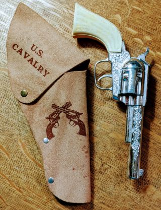 Vintage Pony Boy Cap Gun and Rare Cap Gun Holster U.  S.  CALVARY Leather, 2