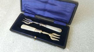 Lovely Pair Cased Antique Silver Plated & Mother Pearl Pickle Forks - 5 Inch