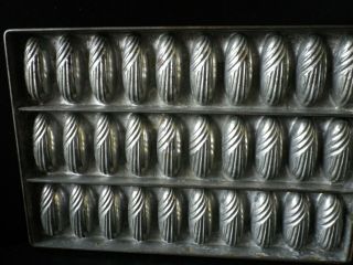 Vintage metal chocolate mold/mould,  flat to make 30 fancy oval pralines. 3