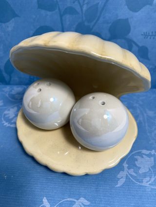 Rare Vintage Ceramic Clam Pearl Salt & Pepper Shaker Set