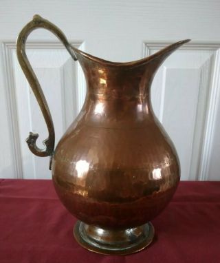 Large Antique Heavy Hand Hammered Copper Jug Brass Handle 1.  25kg 28cm Tall Vnice