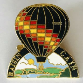 Raisin Cain Hot Air Balloon Ballooning Souvenir Vintage Pin Badge Rare (d4)
