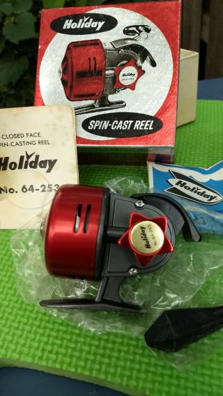 Holiday Closed Face Spin - Cast Reel,  No.  64 - 253 Entire Complete Box