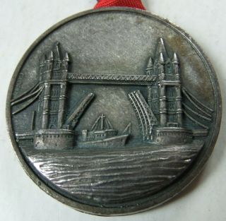 RARE,  VINTAGE OFFICIAL 2nd LONDON MARATHON FINISHERS ' AWARD MEDAL FROM 1982 3