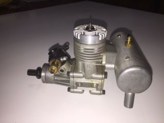 Rare K&b 3.  5 Rear Exhaust Rc Engine W/ 2 Mufflers