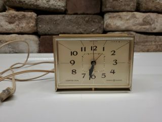 Vintage Ge General Electric Alarm Clock Model 7319k With Lighted Dial,