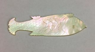 1X Antique Chinese Mother Of Pearl Fish Gaming Counter 2