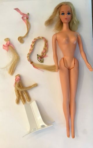 Vintage 1970’s Quick Curl Barbie Tnt With Hair Accessories & White X Stand