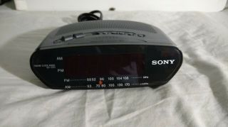 Vintage Sony Dream Machine Fm/am Clock Radio Icf - C211 Digital Battery Backup