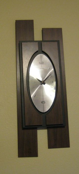 Rare Vintage Mcm Wall Clock By Spartus -