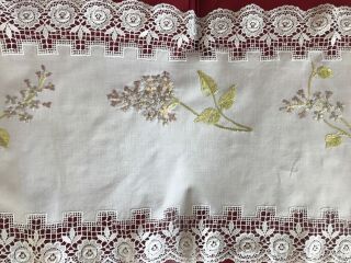 Pretty Vintage Embroidered & Lace Edged Table Runner