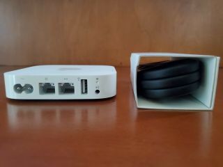 Apple Airport Express A1392 2nd Gen Mc414ll/a 802.  11n Wi - Fi Router - Rarely