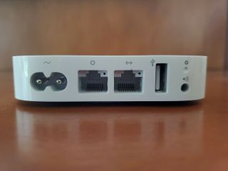 Apple Airport Express A1392 2nd Gen MC414LL/A 802.  11n Wi - Fi Router - rarely 2