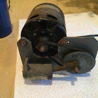 Vintage Plug - In Motor - Rochelle Mfg.  Co.  - Belt drive - 3