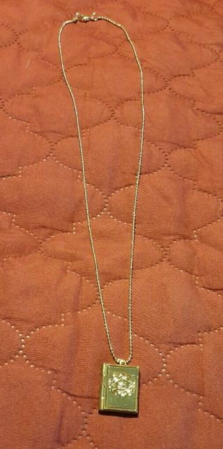 MARC JACOBS - Vintage Locket Necklace Rare Necklace no longer made Holds 2 Photos 2