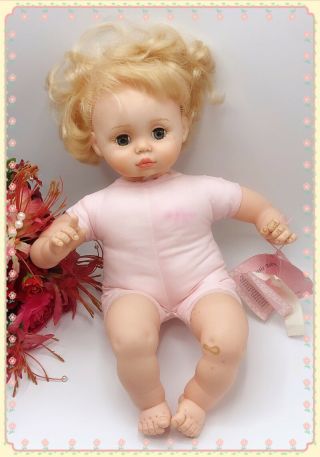 Vintage Bent Knee Blonde Madame Alexander 14 " Cute Baby Doll Tlc Or Customs