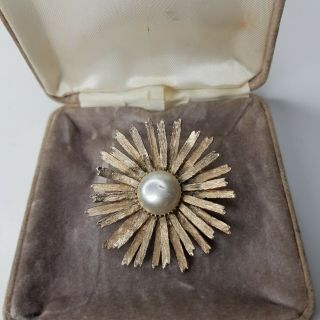 Rare Vintage Gold Tone Faux Pearl Flower Brooch Nature Gift Costume Jewellery