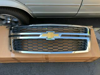 2015 - 20 Chevy Suburban Tahoe Front Grille With Emblem 23440914 Oem Gm Rare