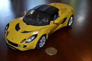 Lotus Elise 2002 1:18 Scale Yellow Targa Rare Find Jadi Model Craft