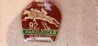 Rare 1982 Velka Pardubicka Czechoslovakian Grand National Horse Racing Badge