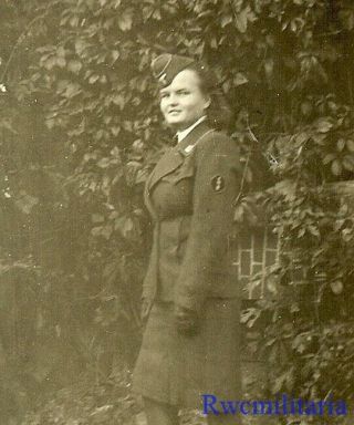 Rare Female Uniformed Wehrmacht Heferin Girl Posed In Garden; 1944