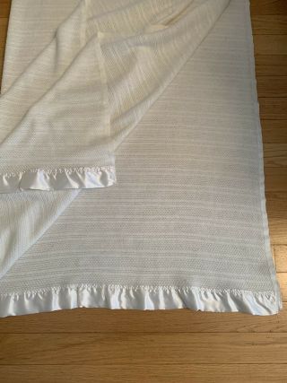 Vintage Acrylic Twin Blanket Satin Binding White Trim Ivory Waffle Weave Thermal 3