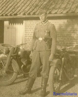 Port.  Photo: Rare German Elite Waffen Soldier W/ Holster Posed By Motorcycles