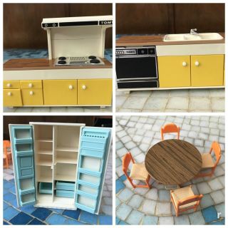Tomy Vintage Dollhouse Kitchen Set,  Yellow Counters,  Refrigerator & Table & 4 Ch