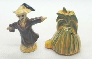 Rare Vintage Arcadia Salt And Pepper Shaker Scarecrow & Hay Stack Htf Rare Wow