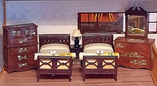 Vintage Miniature 1:16 Renwal Dollhouse Twin Beds Stenciled Dressers Table Lamp