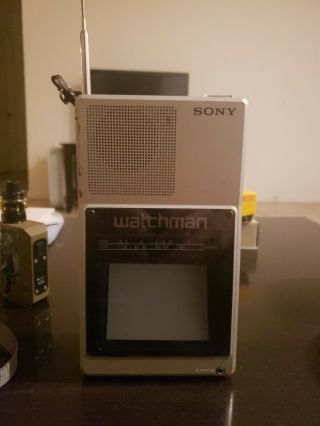 Vintage Rare Sony Watchman Portable Flat B&w Tv Model Fd - 40a
