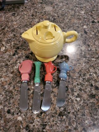 RARE Fiesta Fiestaware Mini Yellow Teapot w/ 4 Cheese Spreader Knife Set 3